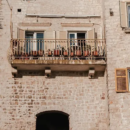 Apartment Arya *