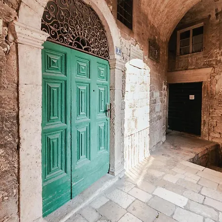 Arya * Sibenik